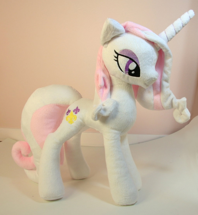 4014748_fleur_de_lis_plushie_by_yukamina_plushiesd6edmdi (643x700, 202Kb)